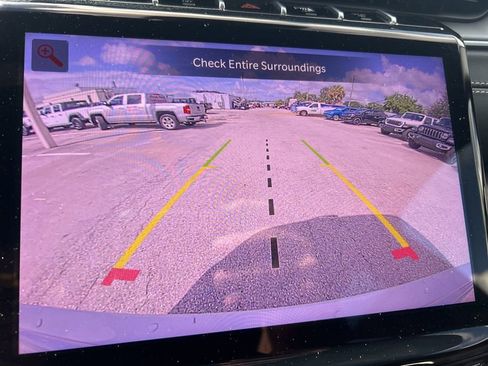 Certified 2025 Jeep Grand Cherokee Limited w/ Black Appearance Package image 16