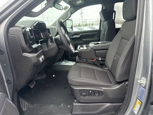 New 2026 GMC Sierra 3500 SLE w/ SLE Value Package image 17