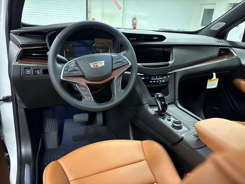 New 2025 Cadillac XT5 Premium Luxury w/ LPO, Floor Liner Package image 25