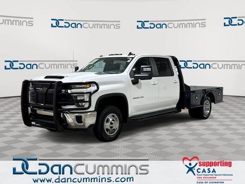 Used 2024 Chevrolet Silverado 3500 LT AWD/4WD image 1