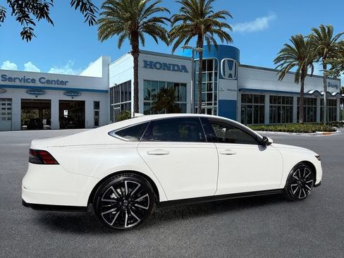 Used 2025 Honda Accord Touring image 8