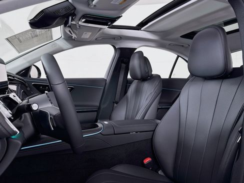 New 2026 Mercedes-Benz E 350 Sedan image 16