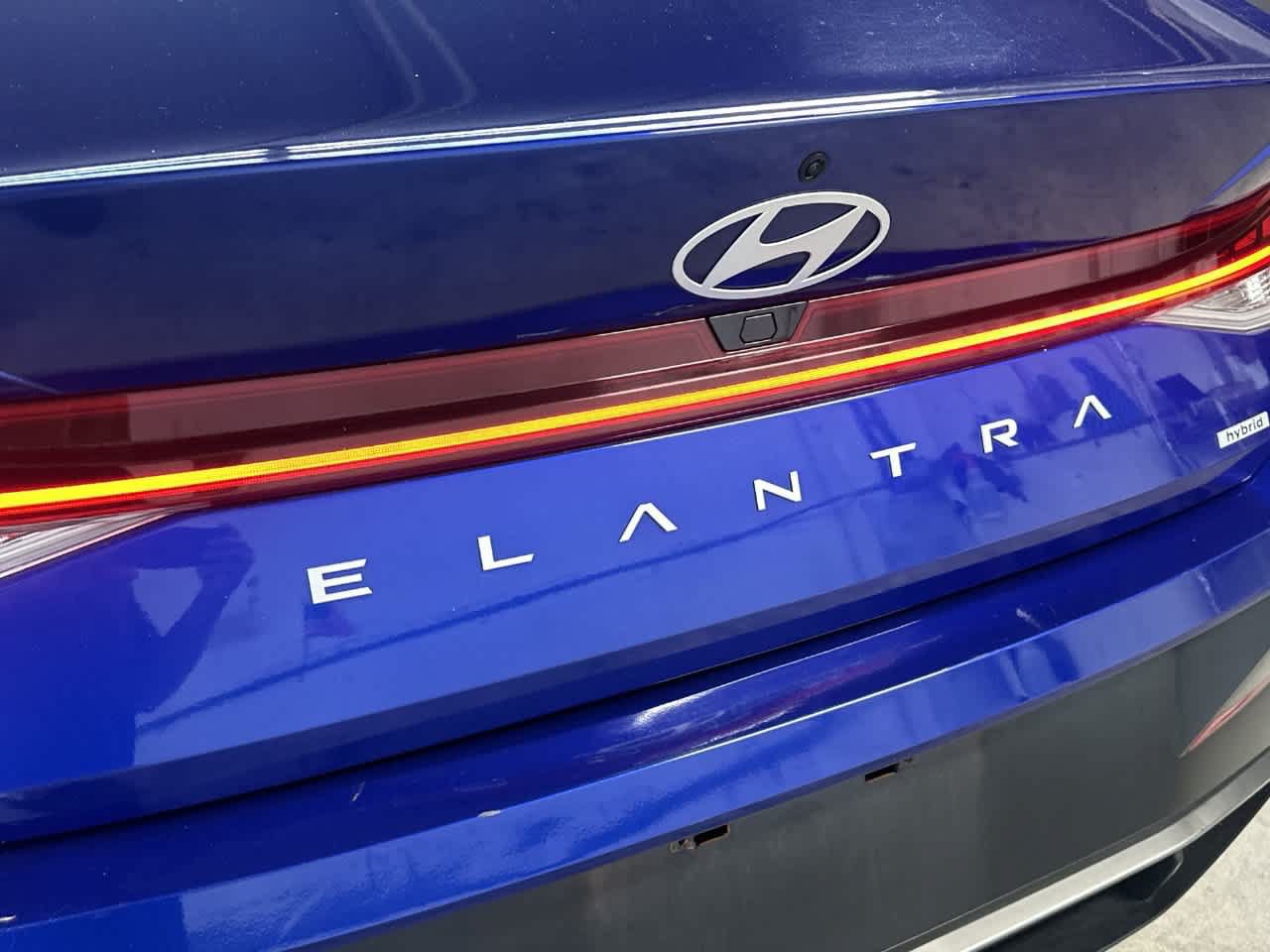 Used 2025 Hyundai Elantra Limited FWD image 10