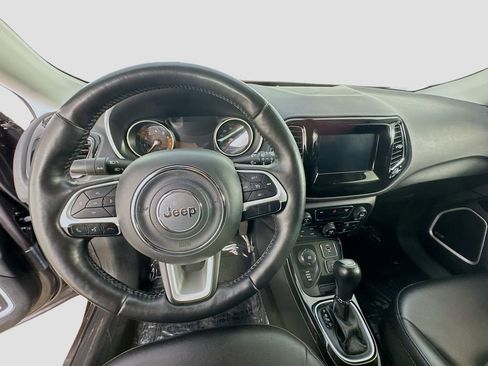 Used 2019 Jeep Compass Latitude AWD/4WD image 13