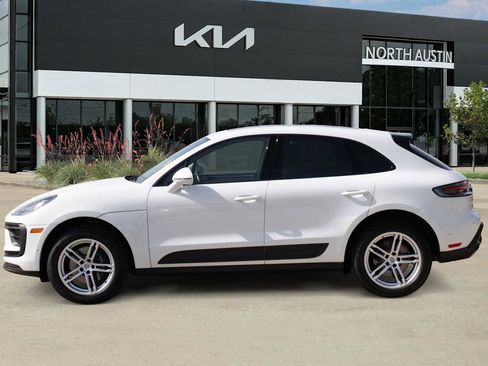 Used 2024 Porsche Macan w/ Premium Plus Package image 4