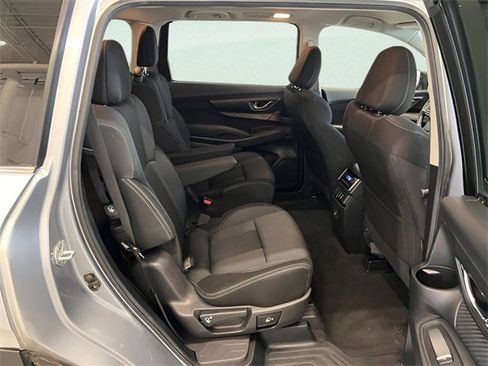 Used 2024 Subaru Ascent Premium w/ Convenience Package image 10