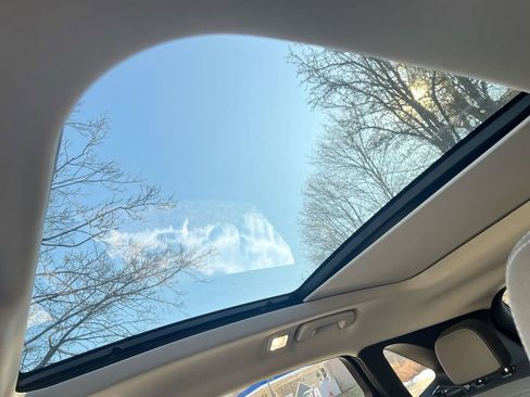 Used 2022 Ford Escape SE w/ SE Sport Appearance Package image 21