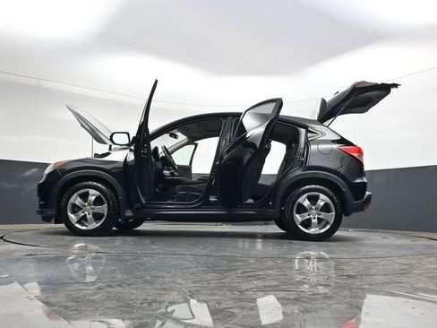Used 2017 Honda HR-V EX image 40