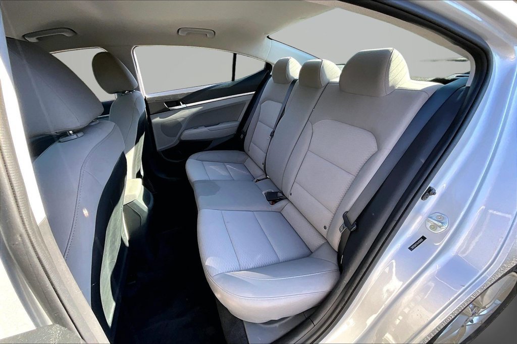Used 2020 Hyundai Elantra SEL FWD image 25