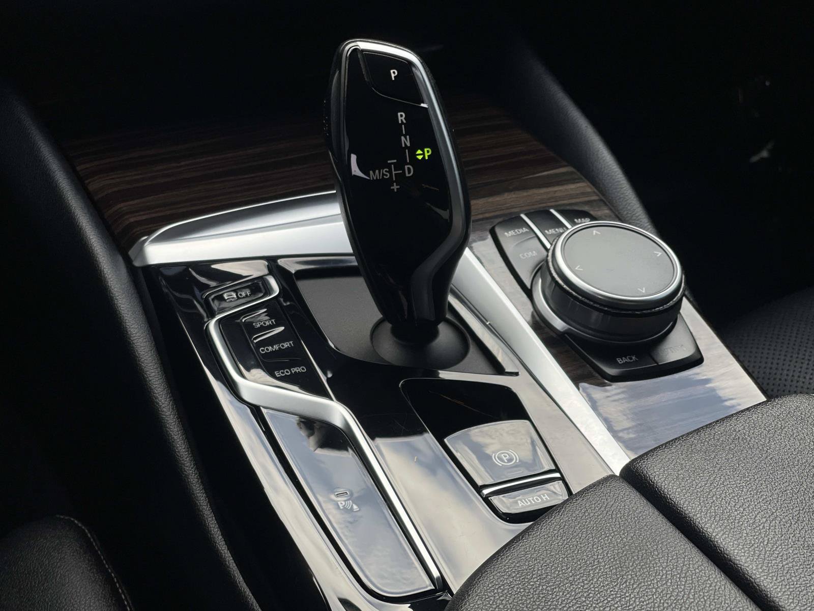 Used 2023 BMW 530i w/ Convenience Package RWD image 12