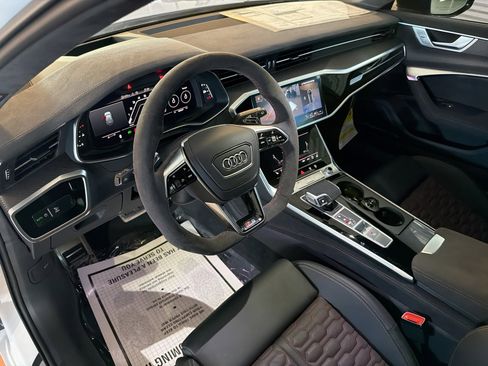 New 2025 Audi RS 6 performance image 26