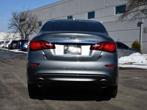 Used 2017 INFINITI Q70 3.7 image 6