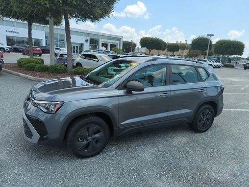 Used 2025 Volkswagen Taos S FWD image 13