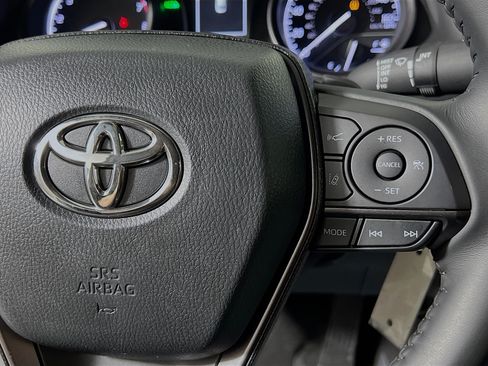Used 2024 Toyota Camry SE FWD image 20