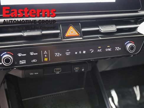 Used 2023 Kia Niro EX Touring FWD image 20