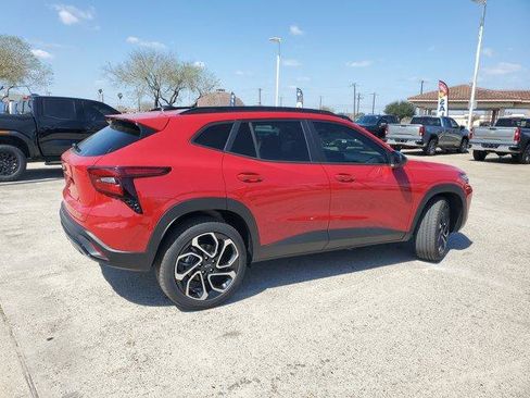New 2026 Chevrolet Trax RS w/ Sunroof Package image 7