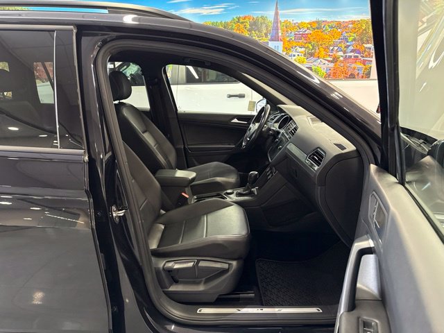 Used 2021 Volkswagen Tiguan SE R-Line AWD/4WD image 55