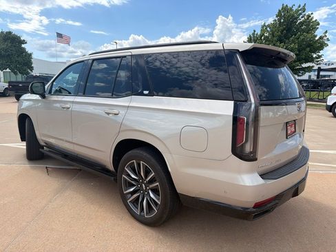Used 2021 Cadillac Escalade Sport w/ Driver Assist Tech Package AWD/4WD image 4