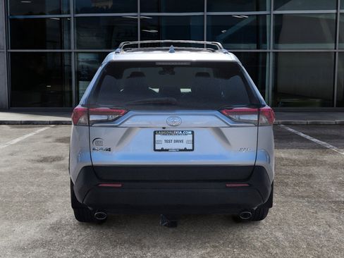 Used 2024 Toyota RAV4 XLE Premium image 8