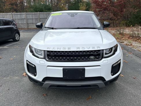 Used 2019 Land Rover Range Rover Evoque SE Premium image 8