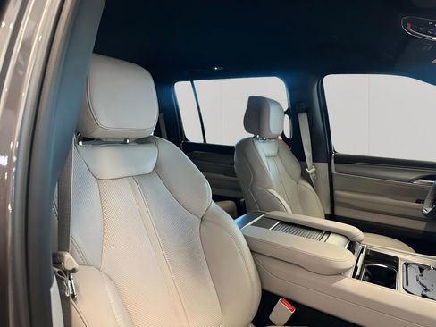 New 2026 Jeep Grand Wagoneer L 4WD image 11