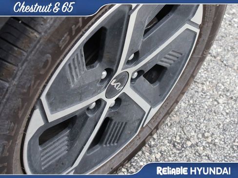 Used 2023 Kia Niro EX image 24