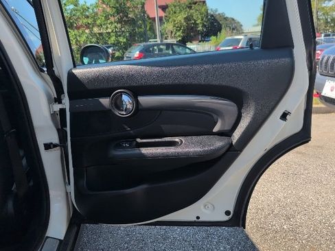 Used 2017 MINI Cooper Clubman S image 19