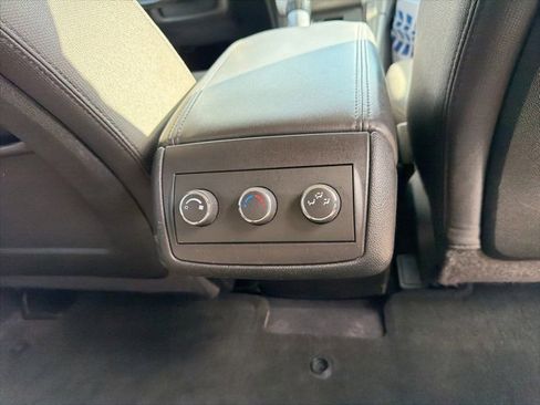 Used 2012 Chevrolet Traverse LT image 7