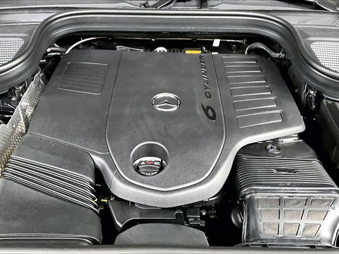 New 2026 Mercedes-Benz GLS 450 4MATIC image 14