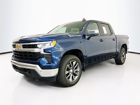 Used 2023 Chevrolet Silverado 1500 LT image 3