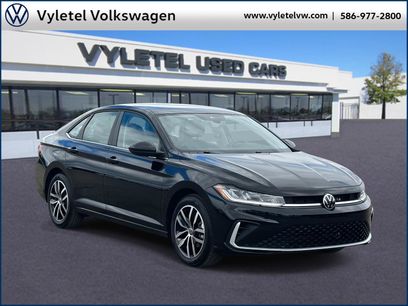 Certified 2025 Volkswagen Jetta SE w/ Sunroof Package