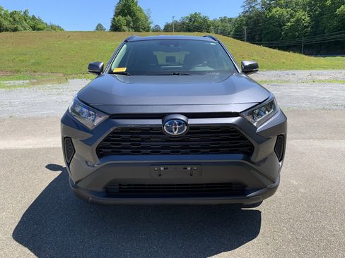 Used 2020 Toyota RAV4 LE w/ Carpet Mat Package AWD/4WD image 13