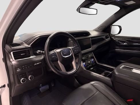 Used 2022 GMC Yukon Denali AWD/4WD image 8