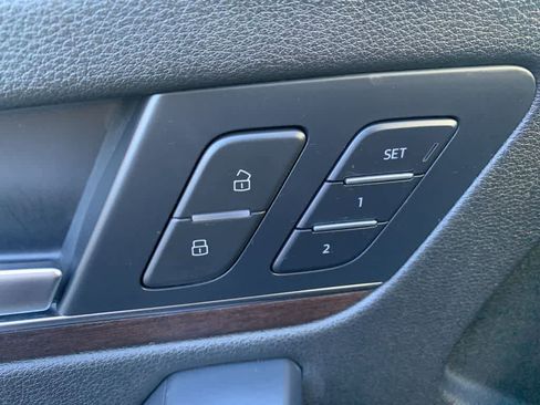 Used 2023 Audi Q5 e Premium w/ Convenience Package image 17