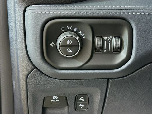 Used 2023 RAM 1500 Limited AWD/4WD image 14