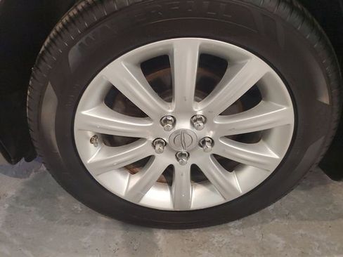 Used 2013 Chrysler 200 Touring FWD image 28