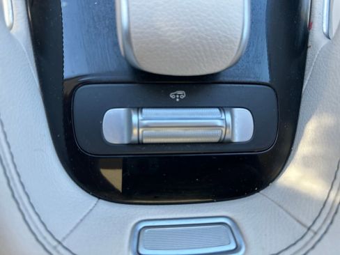 Used 2023 Mercedes-Benz GLS 450 4MATIC image 26