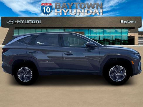 New 2026 Hyundai Tucson Blue SE image 9