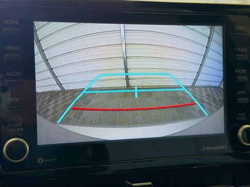 Used 2022 Toyota Corolla SE image 16