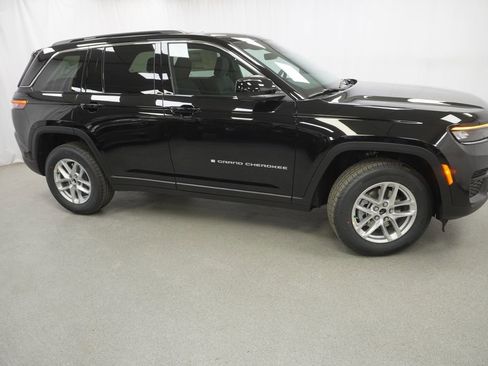 New 2026 Jeep Grand Cherokee Laredo AWD/4WD image 9