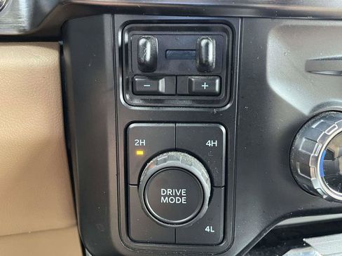 Used 2024 Ford F350 Lariat w/ Lariat Ultimate Package image 25