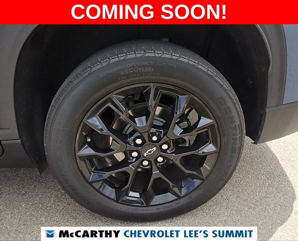 Used 2024 Chevrolet Traverse LT w/ Midnight/Sport Edition FWD image 5
