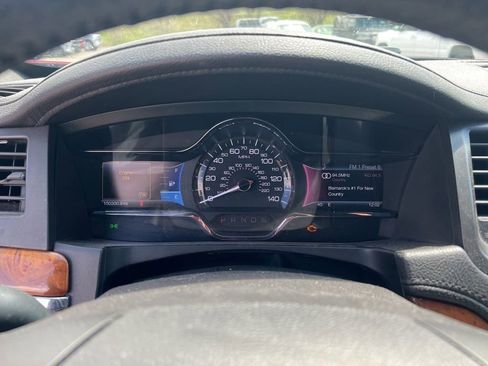 Used 2013 Lincoln MKS AWD image 10