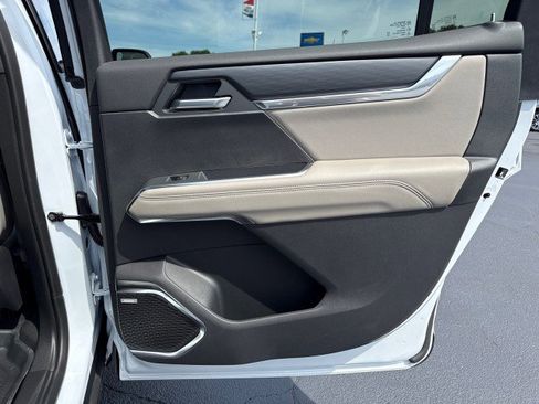 New 2026 GMC Acadia Elevation image 16