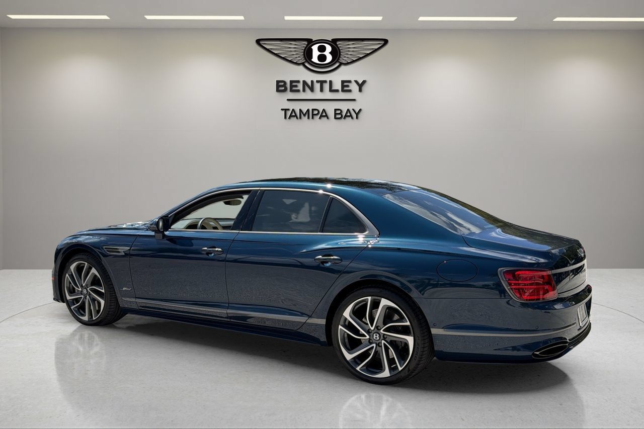 Used 2025 Bentley Flying Spur Plug-In Hybrid AWD/4WD image 10