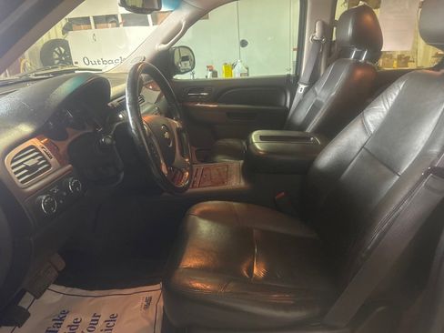 Used 2013 Chevrolet Tahoe LTZ image 10