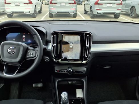 New 2026 Volvo XC40 B5 Ultra w/ Protection Package Premier AWD/4WD image 19