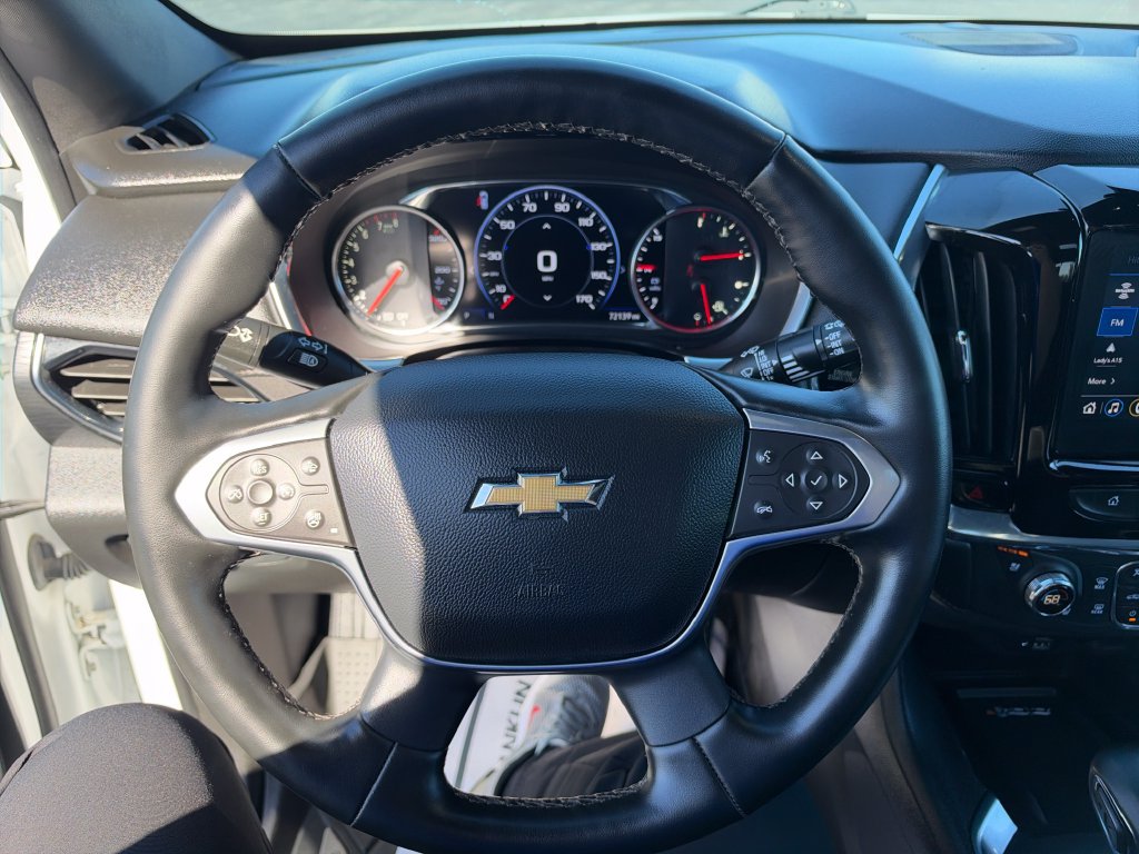 Used 2023 Chevrolet Traverse High Country AWD/4WD image 17