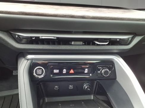 Used 2025 Audi Q5 Premium Plus w/ Premium Plus AWD/4WD image 16
