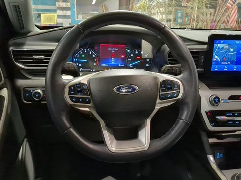 Used 2023 Ford Explorer XLT w/ Equipment Group 202A image 2